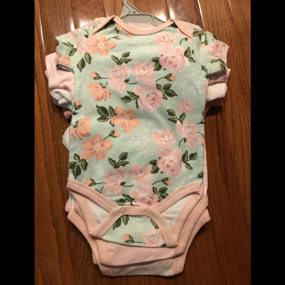 Kyle & Deena New York 5 pack Baby Girl Onesies, Sz 3-6 months & 6-9 months, NWT